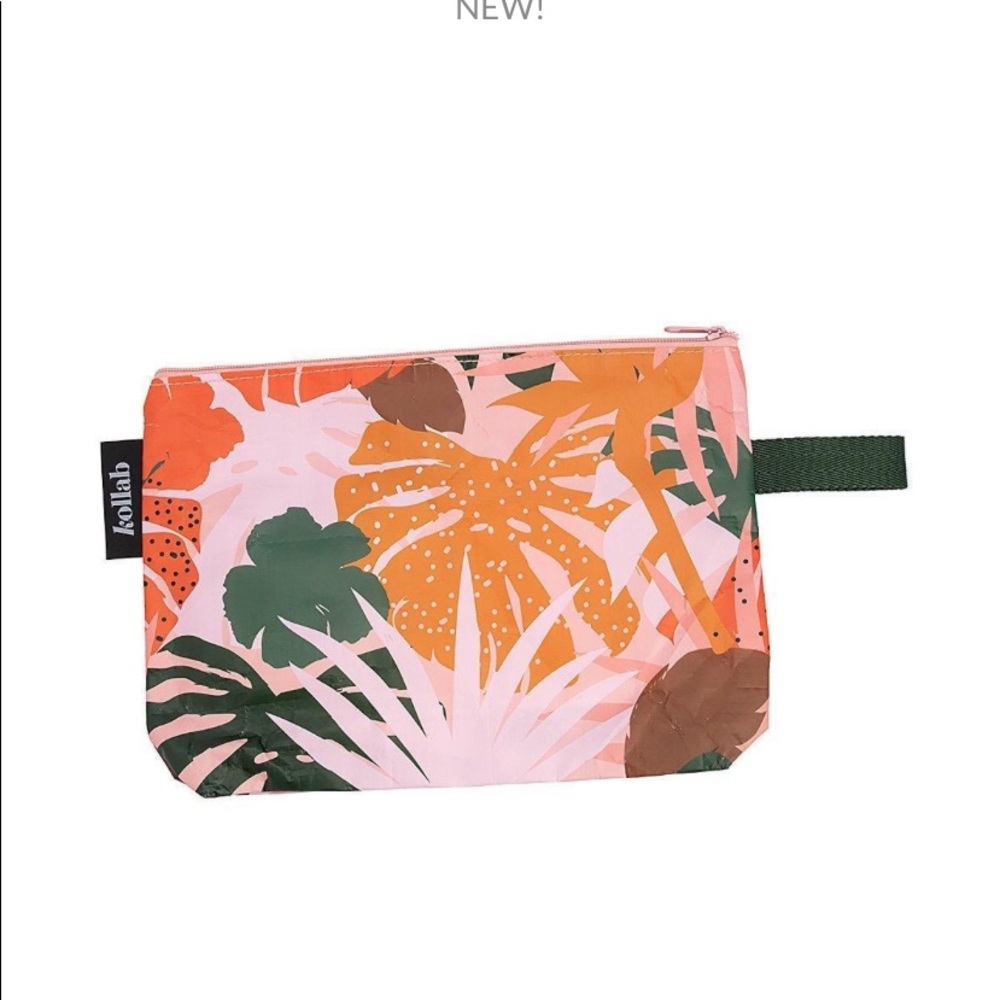 NWT Kollab Clutch Summer Leaves Bag